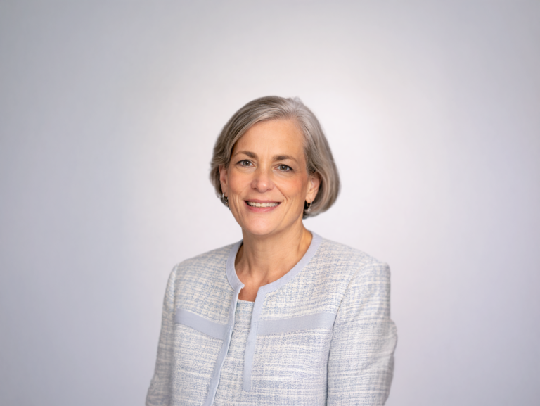 Beth Sirull headshot