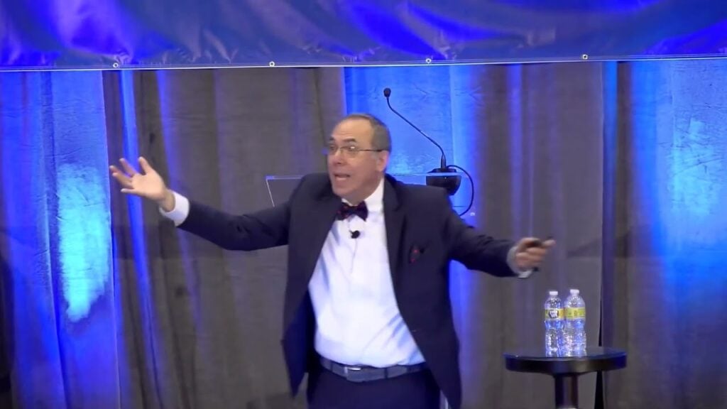 Dr. Elliot Eisenberg, Chief Economist of Graphs and Laughs® - Economic Summit 2022 - Damon Brooks